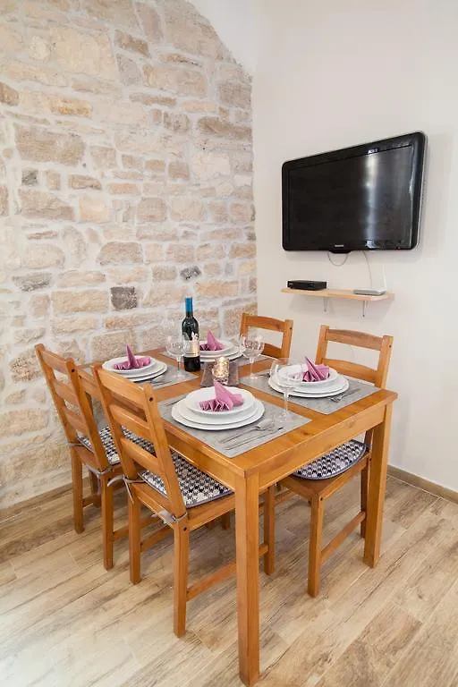 Apartment Irma Pola