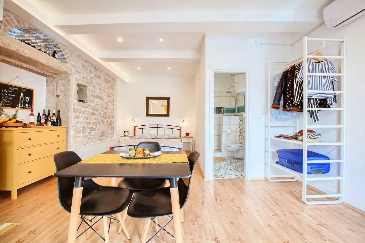 Apartment Irma Pula