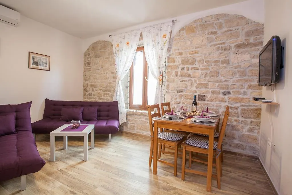 Apartment Irma Pula